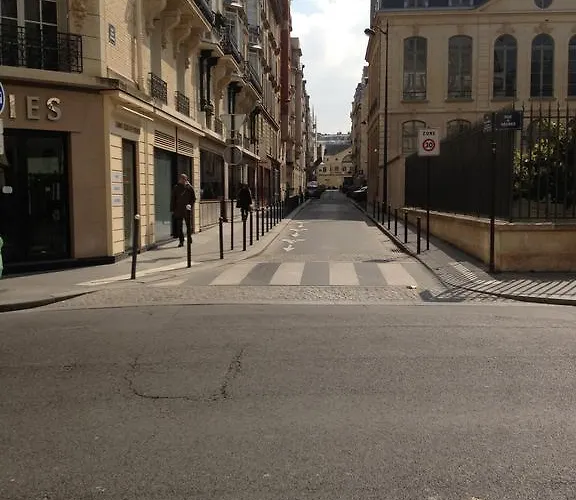 Cherche-midi Apartment *